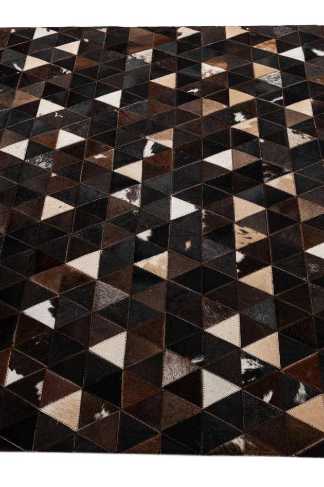 Detail image of 5' x 7' 11 Cowhide - Patchwork Rug