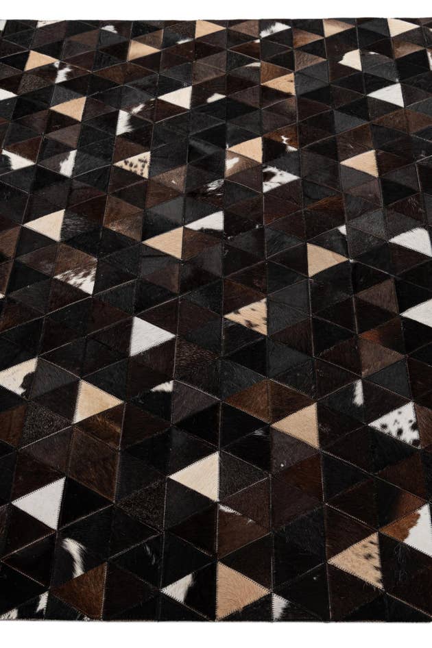 Detail image of 5' 1 x 7' 11 Cowhide - Patchwork Rug