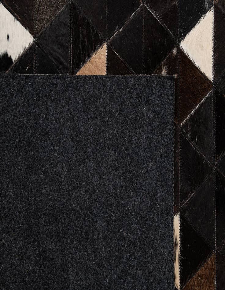 Detail image of 5' 1 x 7' 11 Cowhide - Patchwork Rug