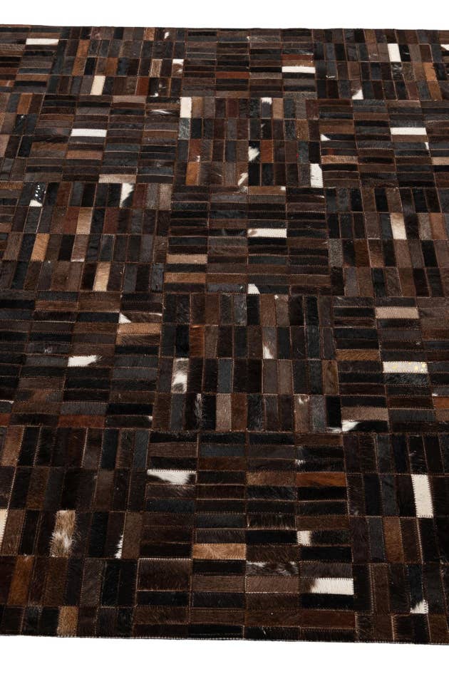 Detail image of 5' 1 x 8' Cowhide - Patchwork Rug