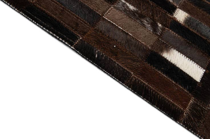 Detail image of 5' 1 x 8' Cowhide - Patchwork Rug