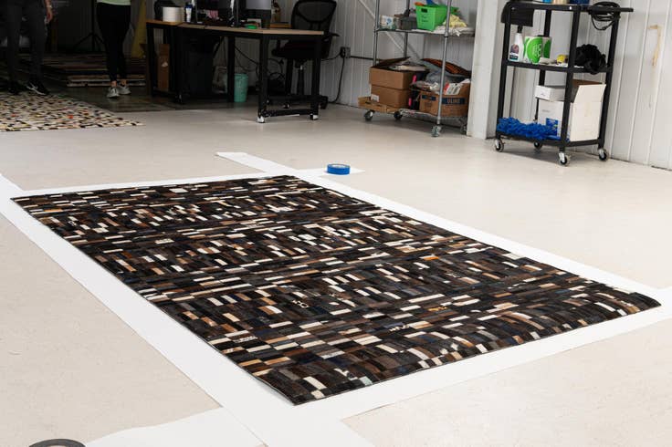 Detail image of 5' 1 x 8' Cowhide - Patchwork Rug