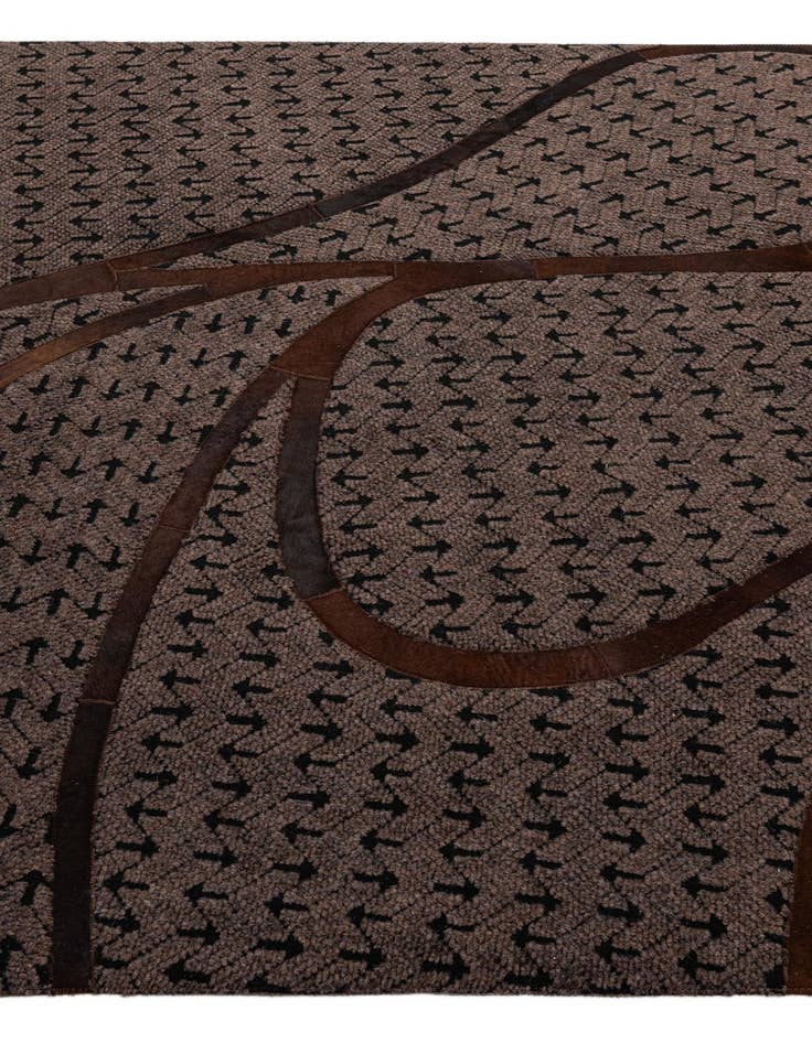 Detail image of 5' x 7' 11 Cowhide - Patchwork Rug