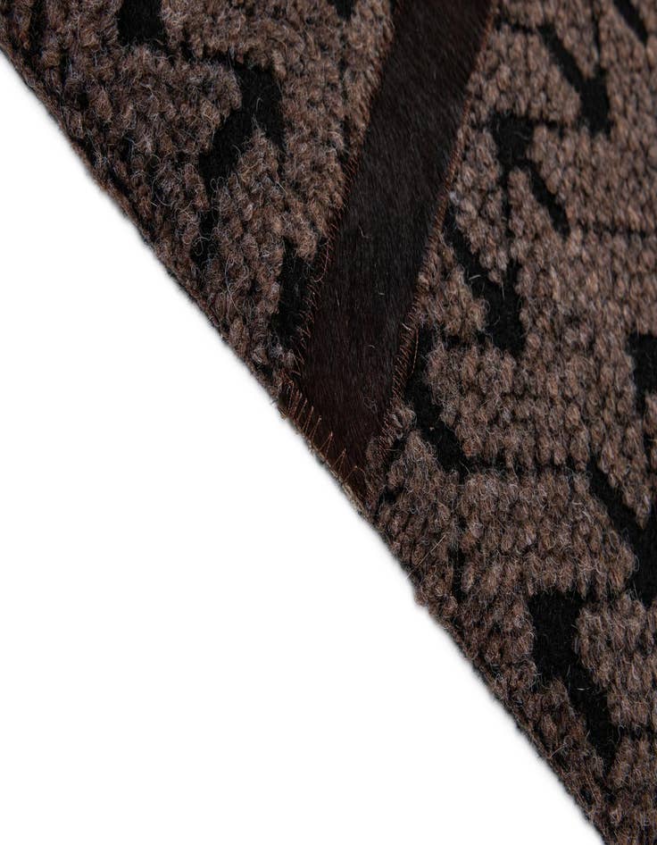 Detail image of 5' x 7' 11 Cowhide - Patchwork Rug