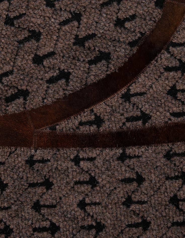 Detail image of 5' x 7' 11 Cowhide - Patchwork Rug