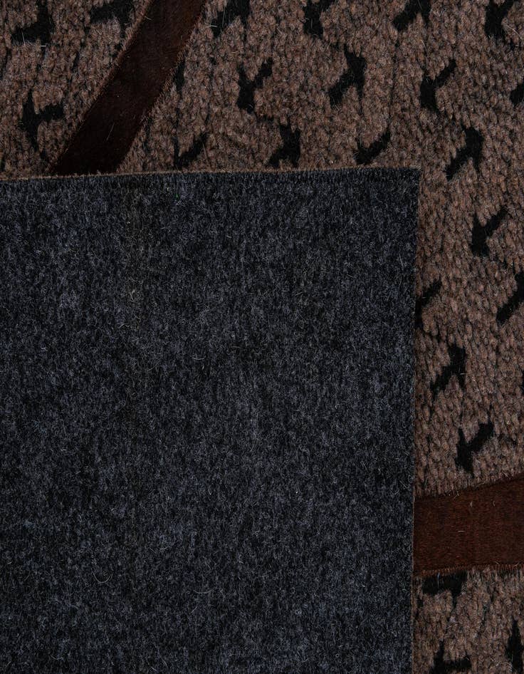 Detail image of 5' x 7' 11 Cowhide - Patchwork Rug