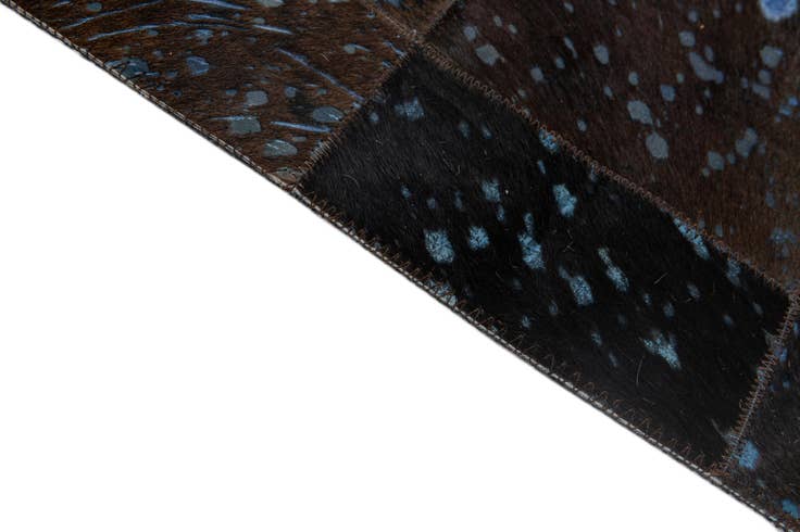 Detail image of 4' 7 x 6' 7 Cowhide - Patchwork Rug