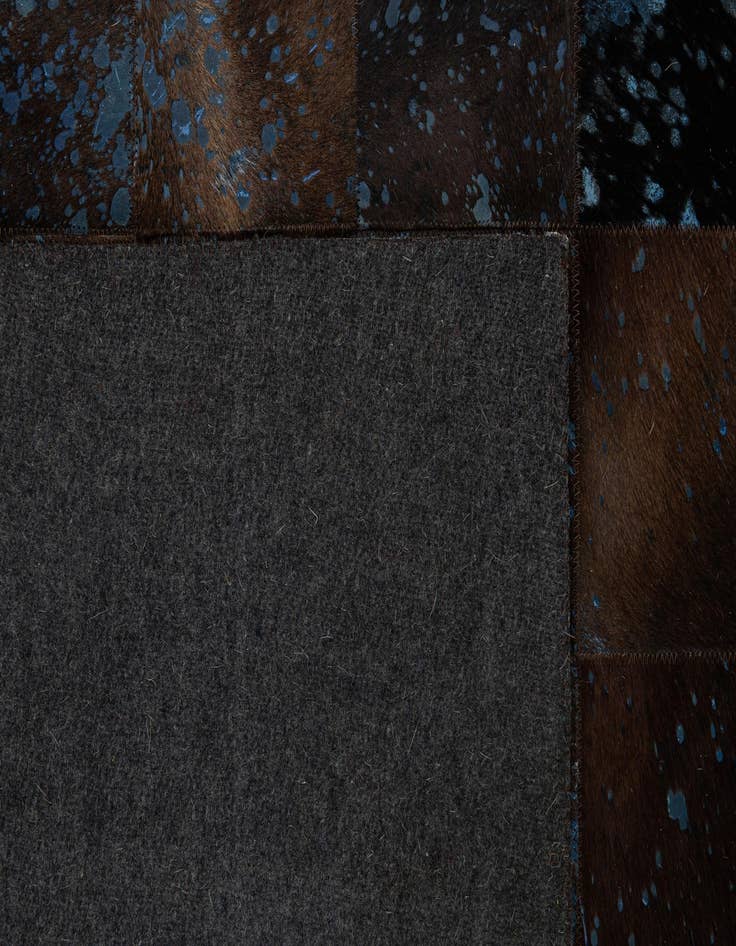 Detail image of 4' 7 x 6' 7 Cowhide - Patchwork Rug