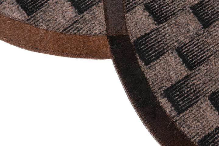 5' x 8' Cowhide Leather Rug