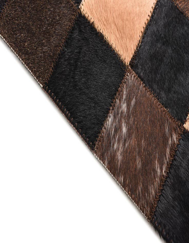 Detail image of 5' x 7' 10 Cowhide Rug