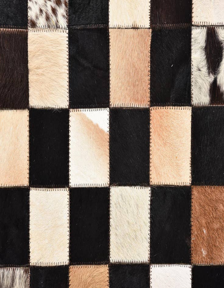 Detail image of 5' x 7' 10 Cowhide Rug