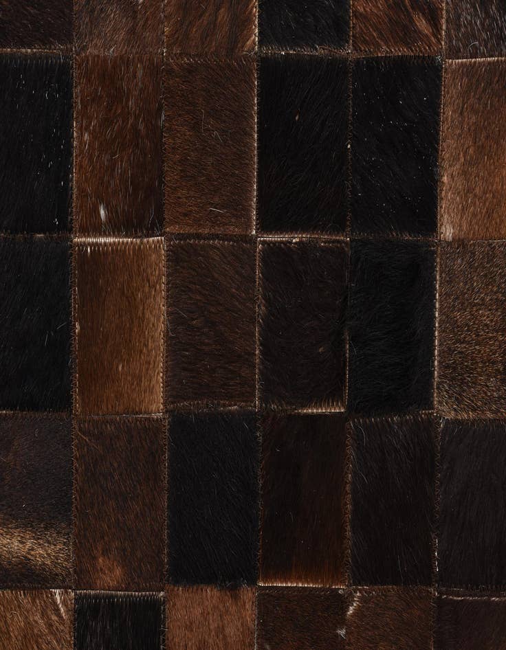 Detail image of 5' x 7' 10 Cowhide Rug