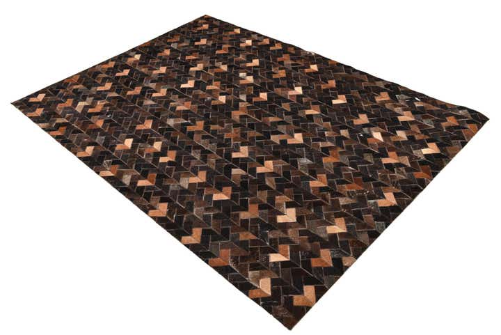 4' 8 x 6' 6 Cowhide Rug