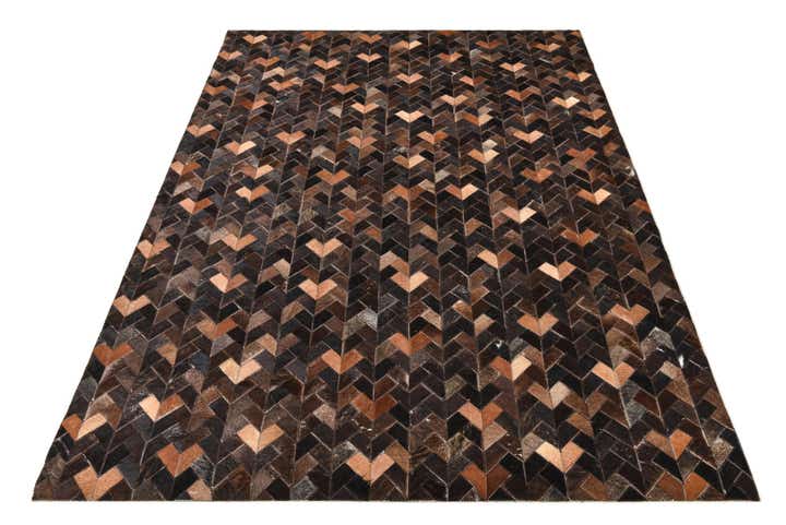 4' 8 x 6' 6 Cowhide Rug