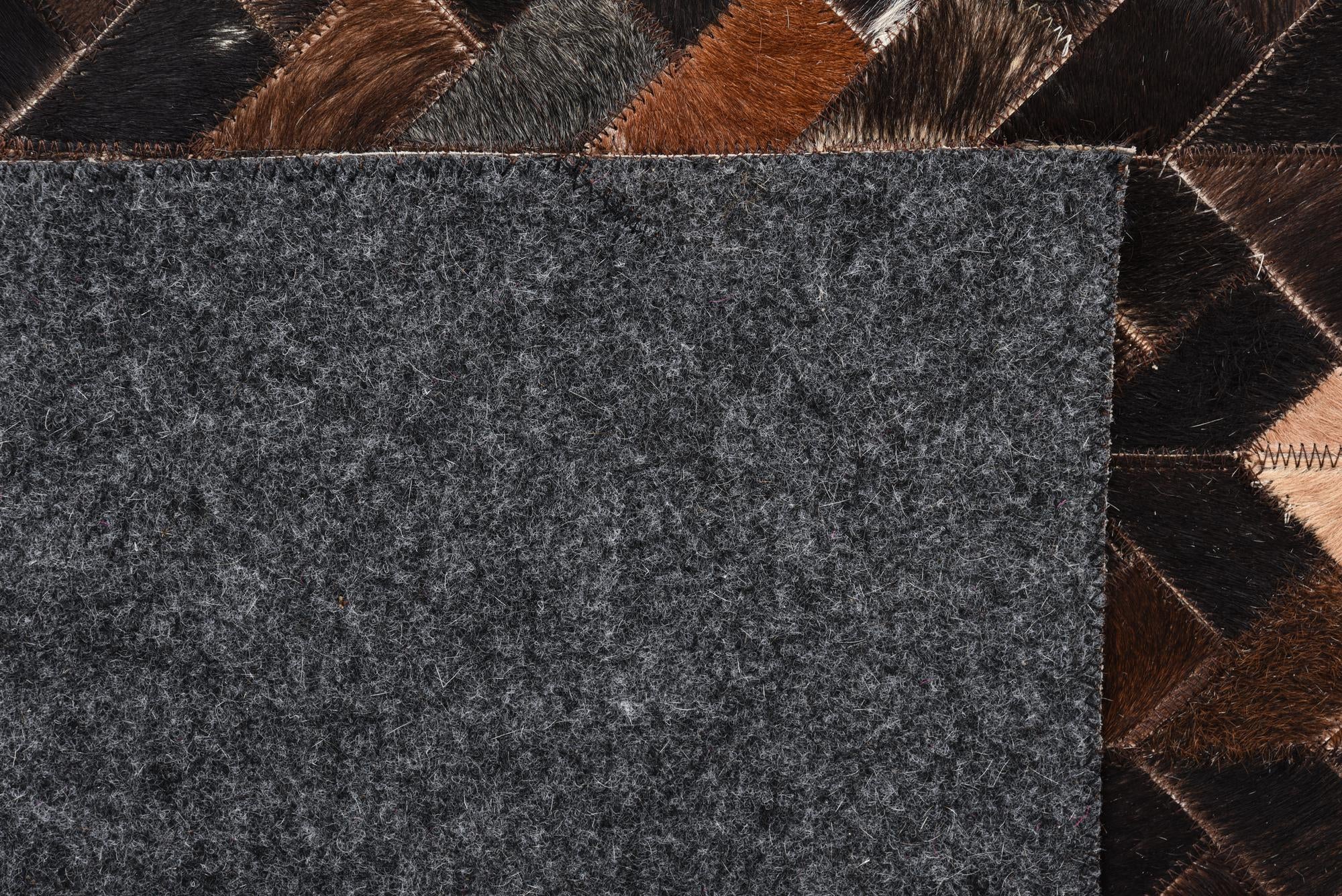 4' 7 x 6' 6 Cowhide Rug