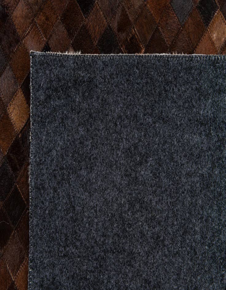 Detail image of 8' 2 x 10' 1 Cowhide Stocks Rug