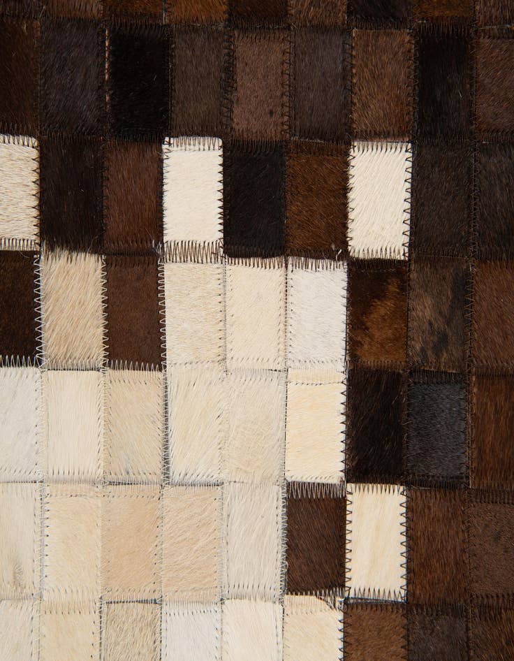 Detail image of 8' x 9' 10 Cowhide Stocks Rug