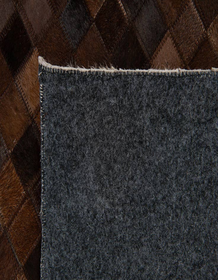 Detail image of 8' x 9' 10 Cowhide Stocks Rug