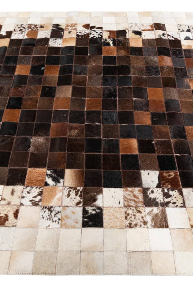 Detail image of 5' x 7' 11 Cowhide Stocks Rug