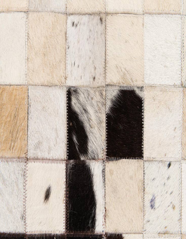 Detail image of 4' 11 x 7' 10 Cowhide Stocks Rug