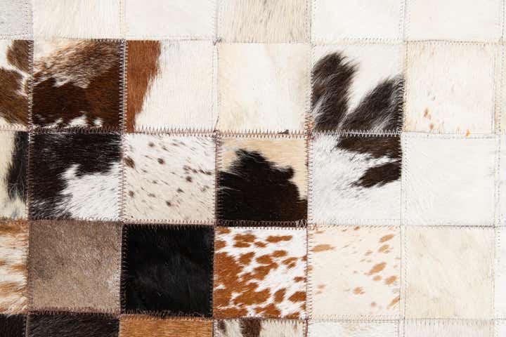 5' 2 x 8' Cowhide Stocks Rug