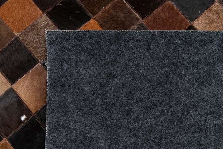 5' 2 x 8' Cowhide Stocks Rug