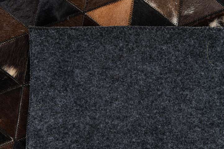 5' x 7' 10 Cowhide Stocks Rug