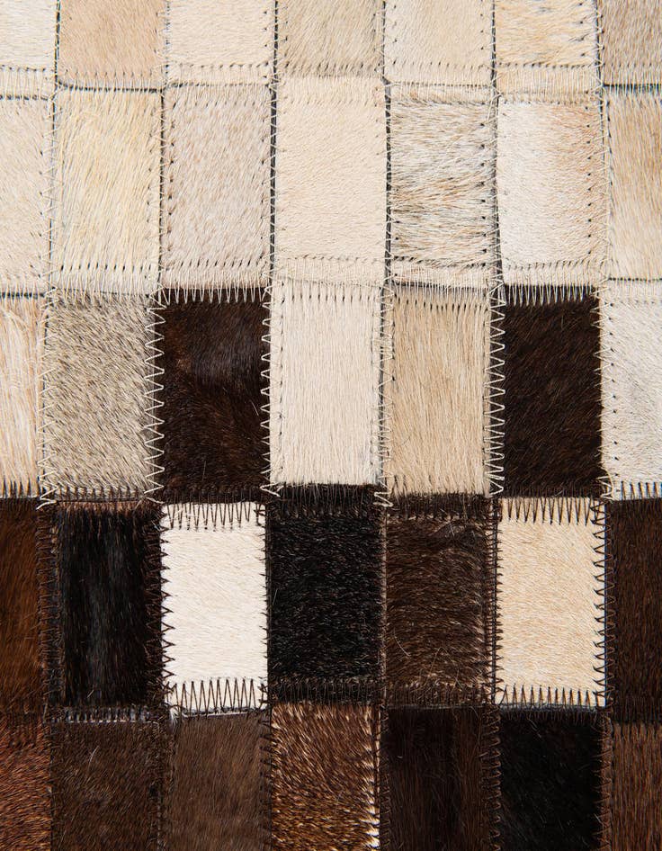 Detail image of 5' x 8' 1 Cowhide Stocks Rug