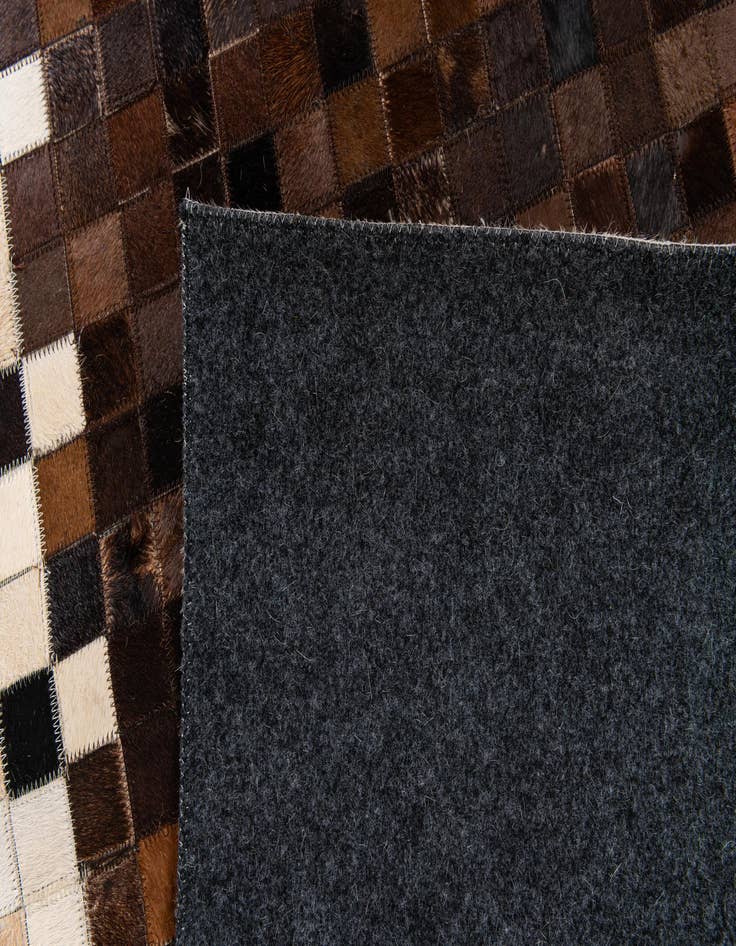Detail image of 5' 1 x 7' 10 Cowhide Stocks Rug