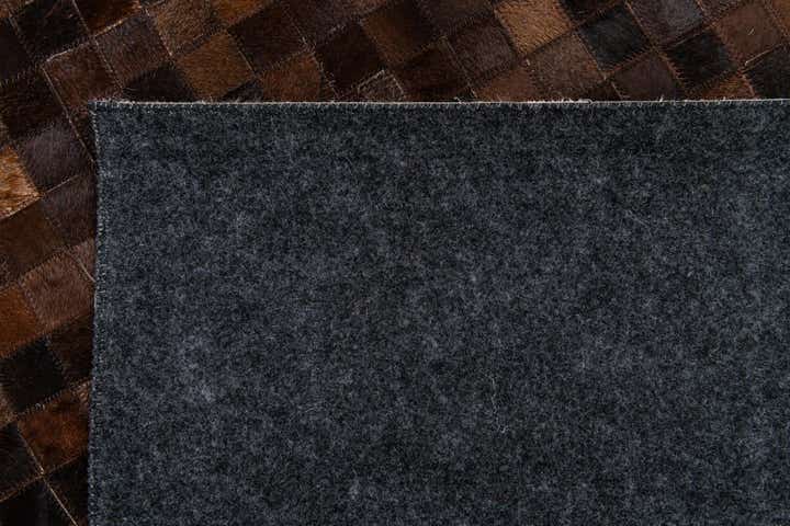 5' 1 x 8' Cowhide Stocks Rug