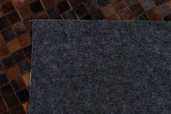 5' 2 x 8' Cowhide Stocks Rug