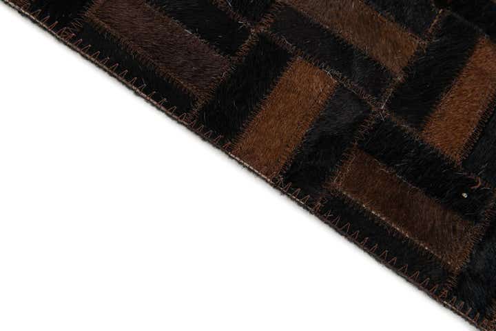 4' 11 x 7' 11 Cowhide Stocks Rug