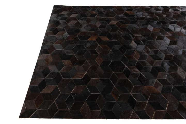 5' 2 x 8' Cowhide Stocks Rug