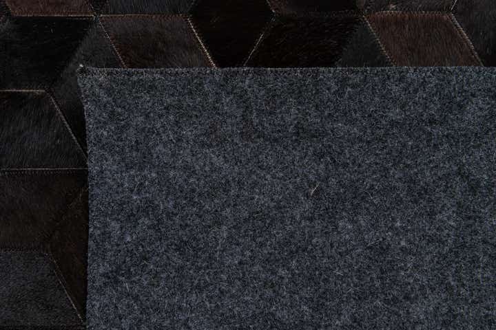 5' 2 x 8' Cowhide Stocks Rug