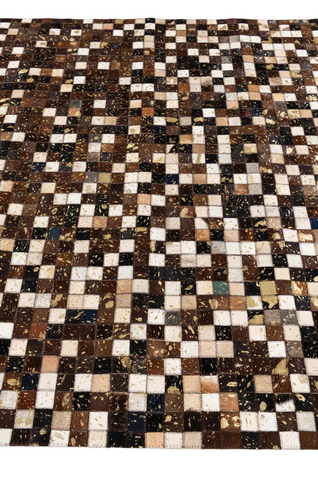 Detail image of 5' x 7' 10 Cowhide Stocks Rug