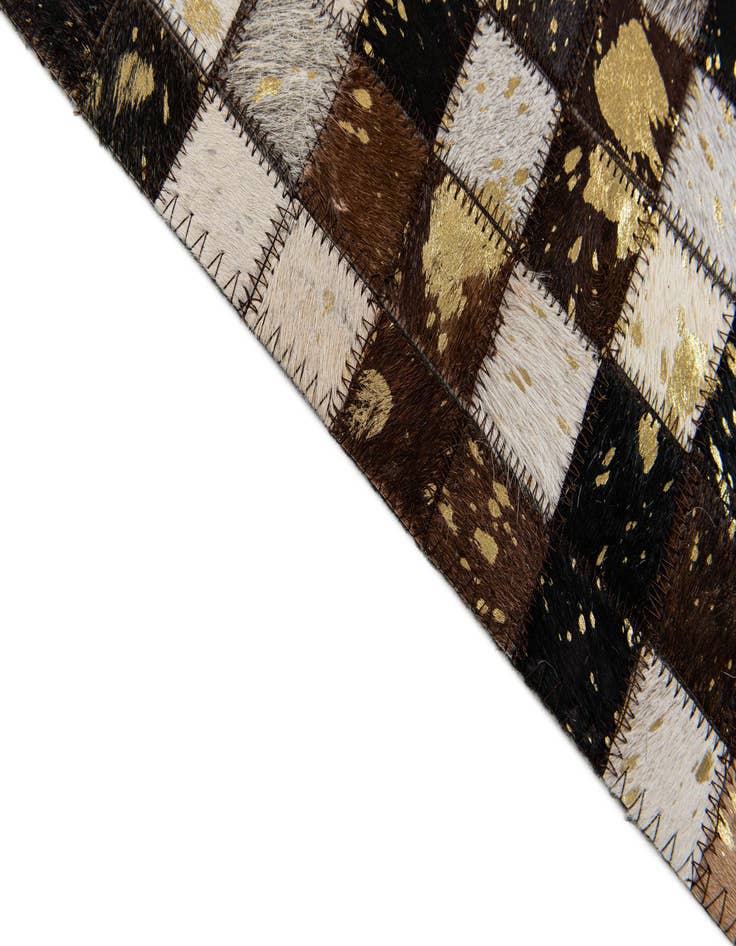 Detail image of 5' x 7' 10 Cowhide Stocks Rug