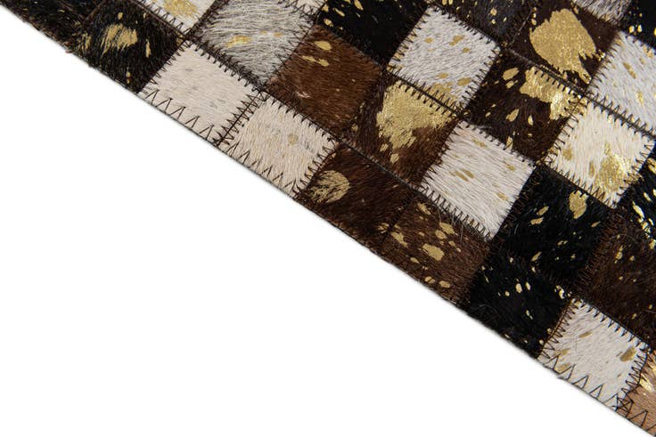 Detail image of 5' x 7' 10 Cowhide Stocks Rug