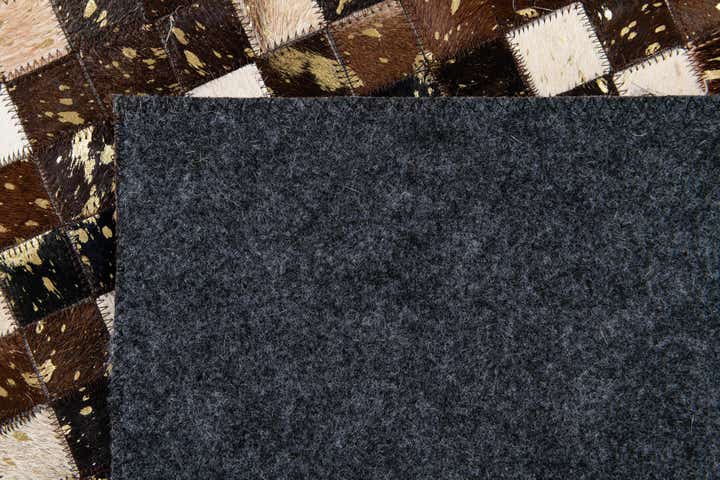 5' x 7' 10 Cowhide Stocks Rug