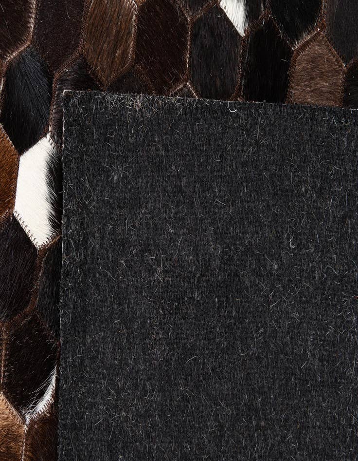 Detail image of 8' x 9' 10 Cowhide Stocks Rug