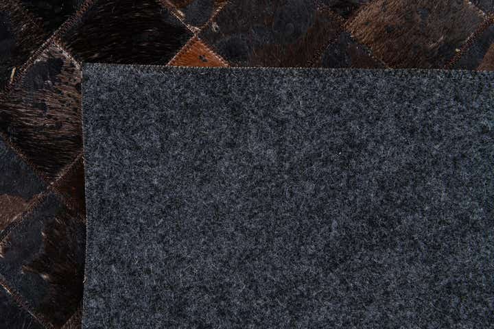 8' 1 x 10' Cowhide Stocks Rug