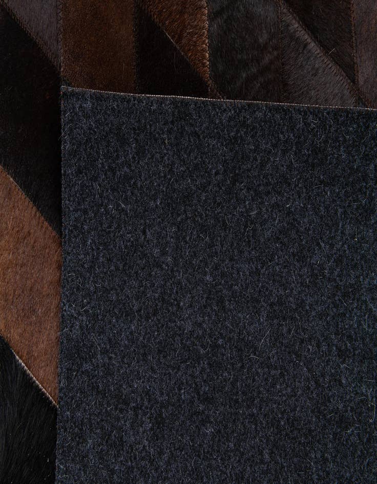 Detail image of 5' 8 x 8' Cowhide Stocks Rug