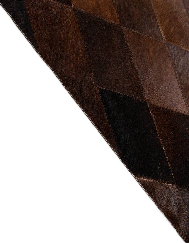 Detail image of 6' 7 x 9' 10 Cowhide Stocks Rug