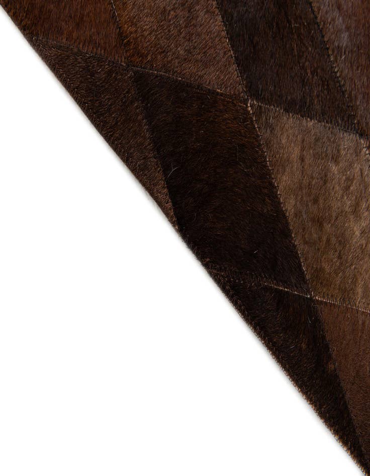 Detail image of 4' 8 x 6' 7 Cowhide Stocks Rug