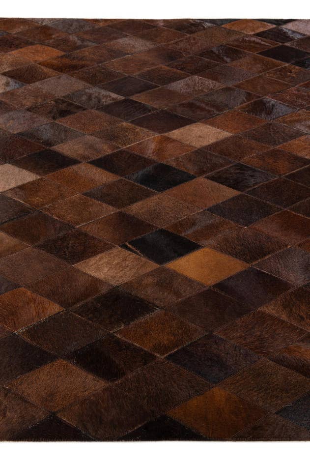 Detail image of 4' x 5' 10 Cowhide Stocks Rug