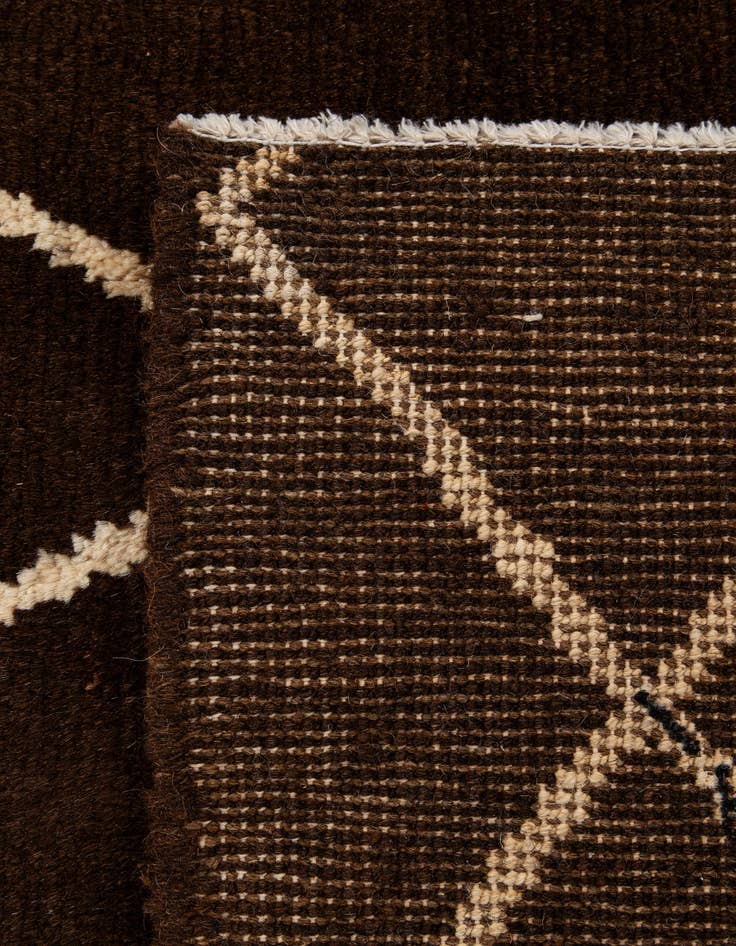 Detail image of 5' 6 x 7' 10  Hand Knotted Darya Wool Rug