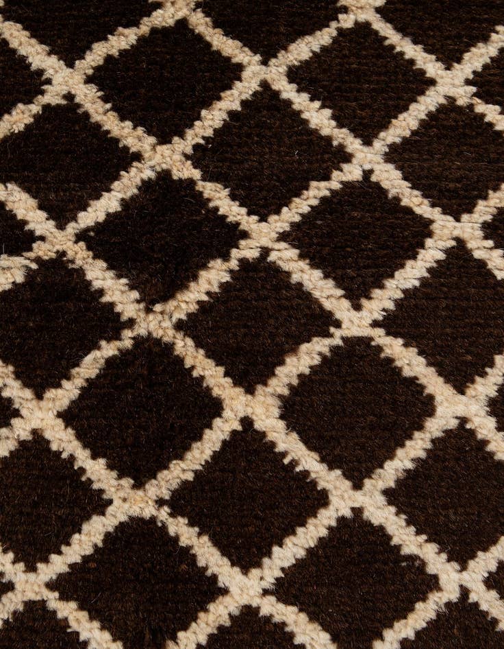 Detail image of 5' 8 x 7' 8  Hand Knotted Darya Wool Rug