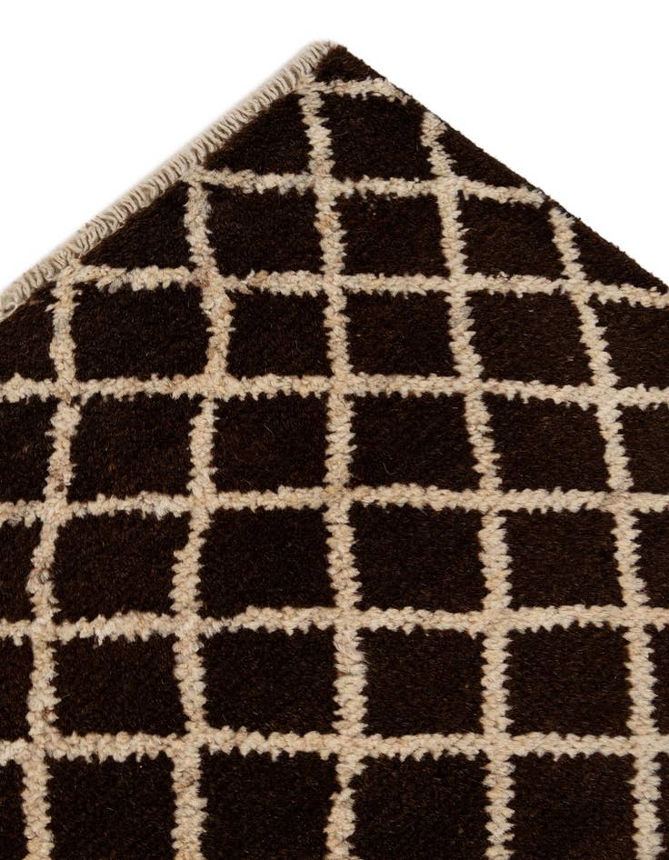 Detail image of 5' 8 x 7' 8  Hand Knotted Darya Wool Rug