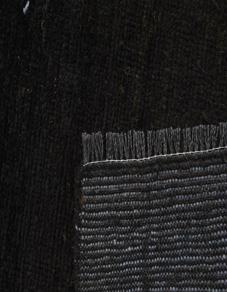 Detail image of 5' 7 x 7' 9  Hand Knotted Darya Wool Rug