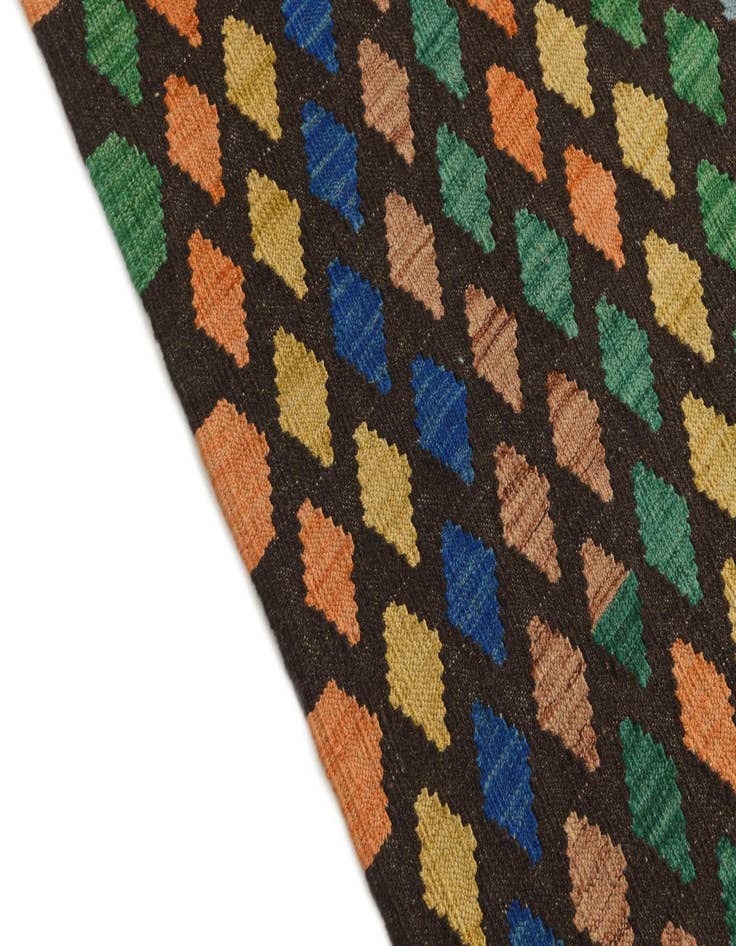 Detail image of 5' 8 x 7' 8  Hand Woven Kilim Modern Wool Rug