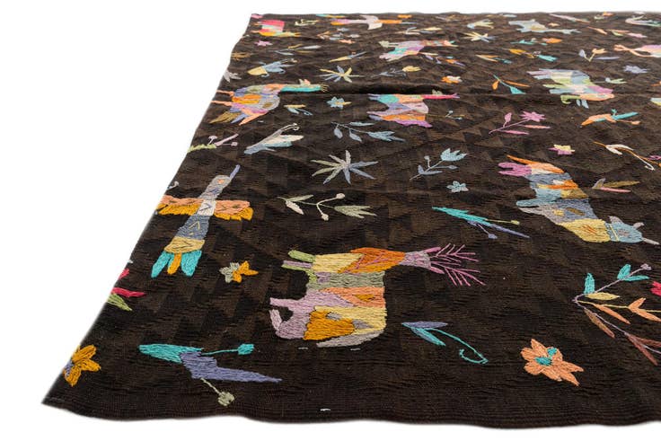 Detail image of 6' x 9' Hand Woven Kilim Suzani Wool Rug